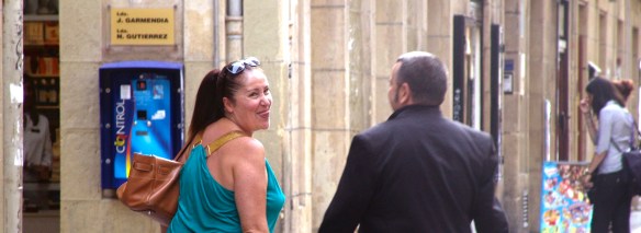 En 2011, con Félix Sabroso, paseando por el Casco Viejo de San Sebastián. FOTO: LUIS ROCA ARENCIBIA