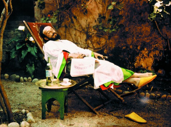 Autorretrato del operador Gabriel Veyre en Casablanca, con el sistema de fotografía en color Placa Autocroma, obra maestra de la empresa para Louis Lumière.