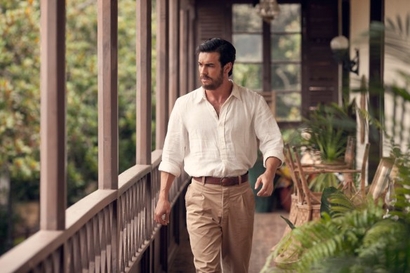 Mario Casas caracterizado de Kilian en "Palmeras en la nieve" / OAC