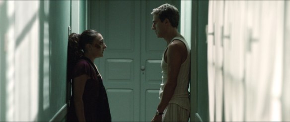 Candela Peña y Alberto San Juan, en un momento de "La isla interior". / LA MIRADA