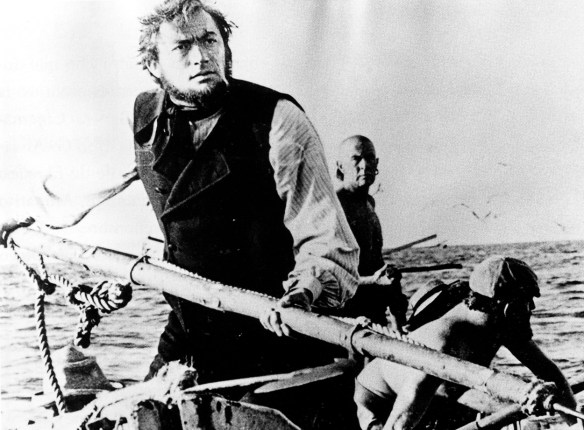 Gregory Peck como el capitán Ahab a la caza de Moby Dick, en las aguas de la Bahía de El Confital. / SALVAR LA MEMORIA, 50 AÑOS DE TIRMA Y MOBY DICK