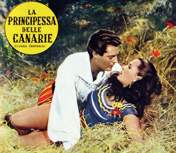 Marcello Mastroianni y Silvana Pampanini en la portada de una revista italiana dedicada a "Tirma" (1956) / FILMOTECA CANARIA - SALVAR LA MEMORIA, 50 AÑOS DE TIRMA Y MOBY DICK