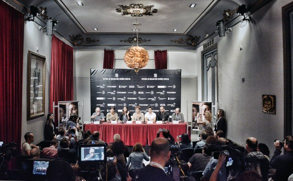 Vista general de la rueda de prensa de "Julie" en el 19 festival de cine de Málaga. / LUIS ROCA ARENCIBIA
